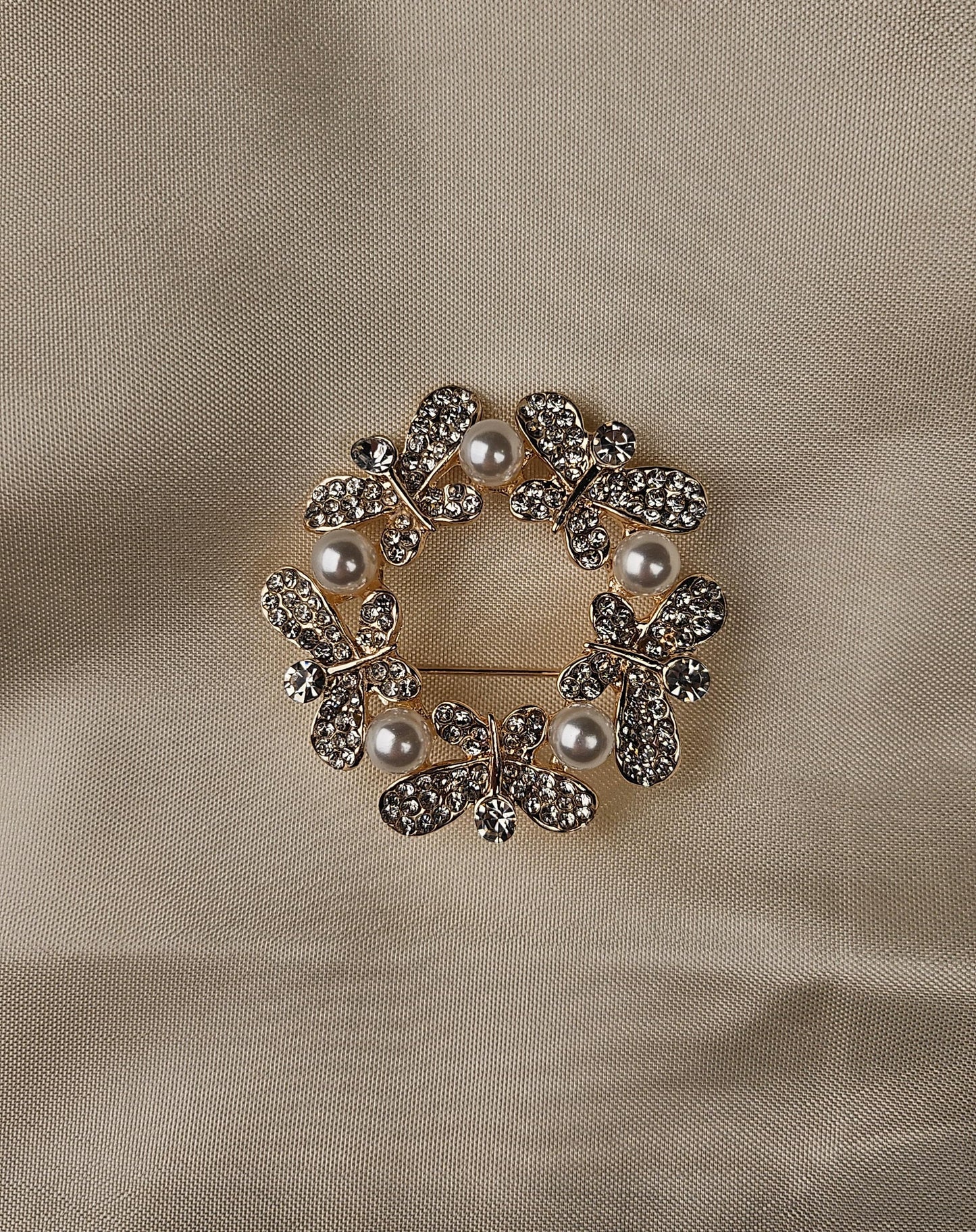 Pearl and Crystal Wreath Brooch