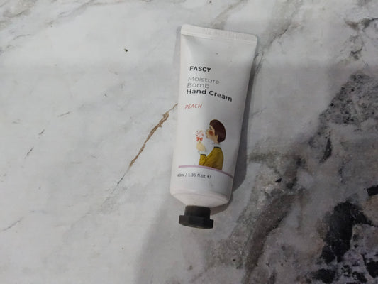 FASCY MOISTURE  BOMB Hand Cream