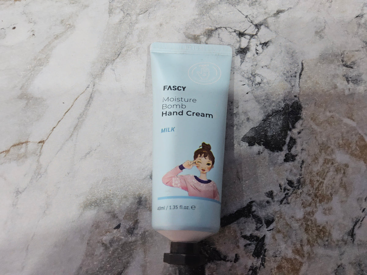 FASCY MOISTURE BOMB Hand CREAM  MILK